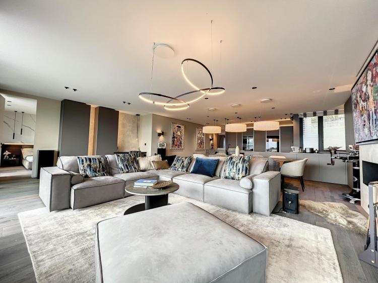 LUTRY - Appartement Luxueux de 165m² de standing avec vue imprenable.