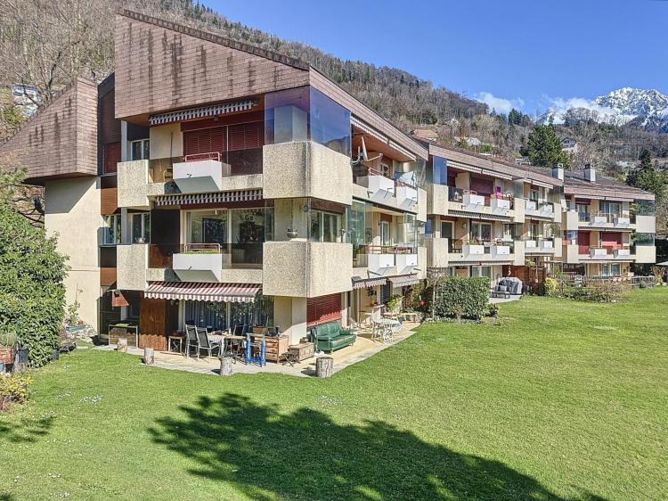 Spacieux appartement de 4.5 pièces avec vue imprenable sur le lac et les Alpes !