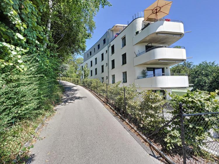 Quartier Rosiaz - Appartement moderne de 3.5 pièces avec une grande terrasse.