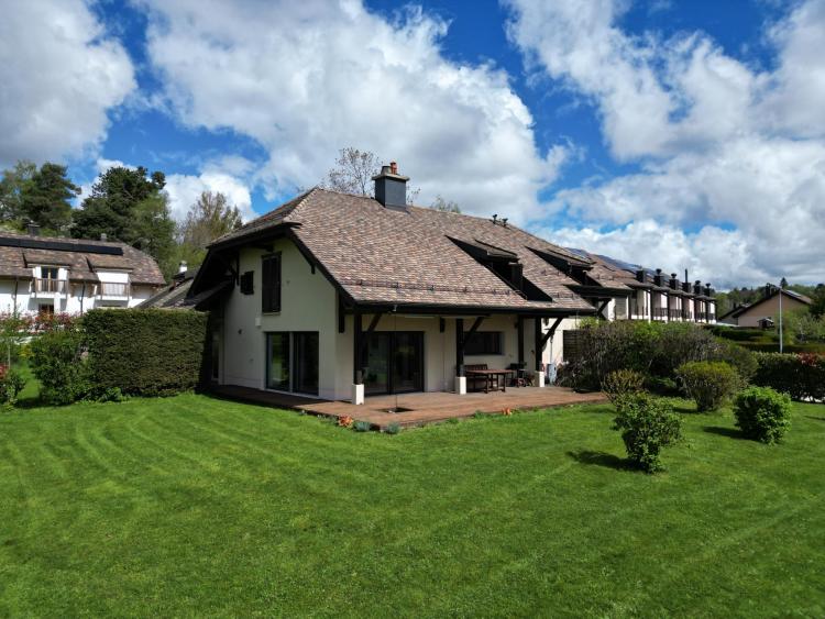 Lausanne : Villa individuelle de 330 m² dans un cadre champêtre.